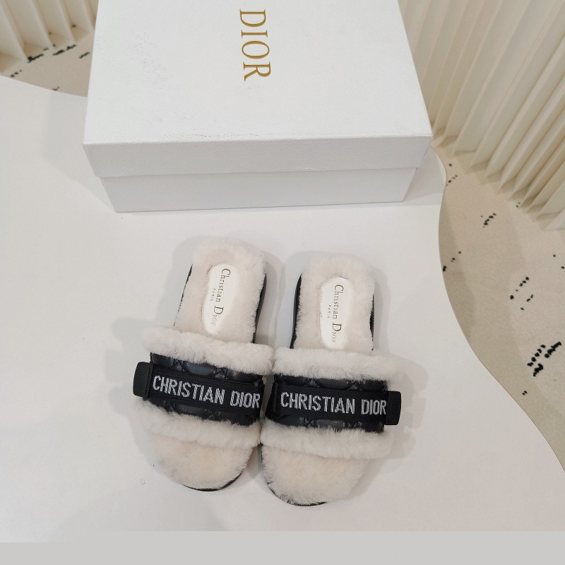 ch**an D*or slippers